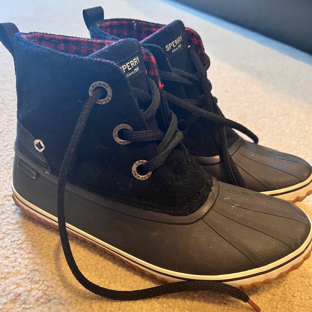 Sperry Duck Ankle Boots. Black. Size 7.